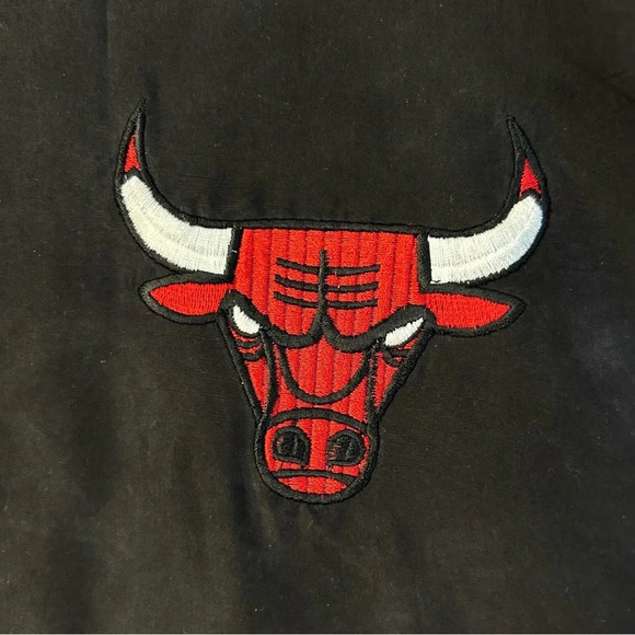 Chicago Bulls JH Silk Lightweight Black & Red Jacket Size Large - Picture 4 of 13